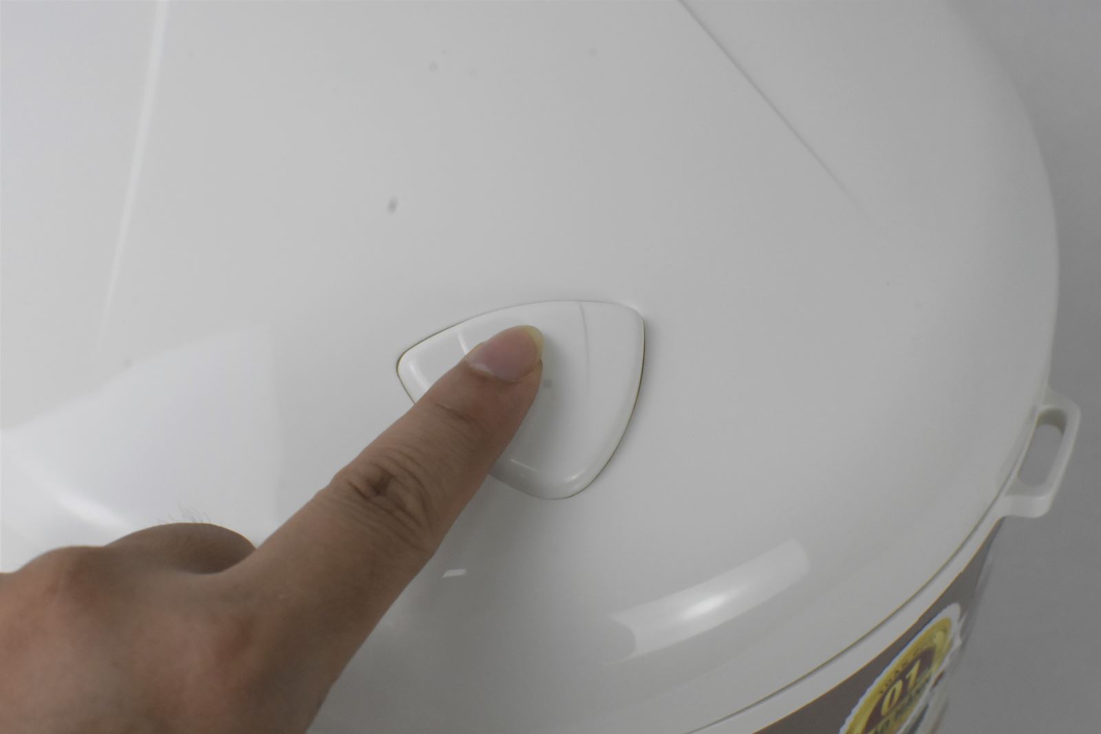 Nồi cơm điện goldsun GRC5040 1.8L