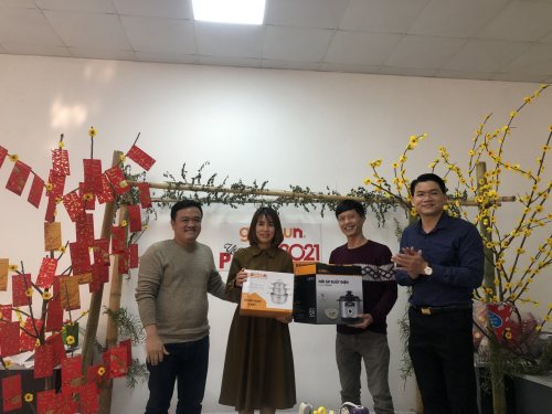 Goldsun trao quà tết cho toàn bộ CBNV công ty