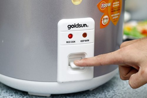 Nồi cơm điện Goldsun 1.8 lít ARC-G18SA2